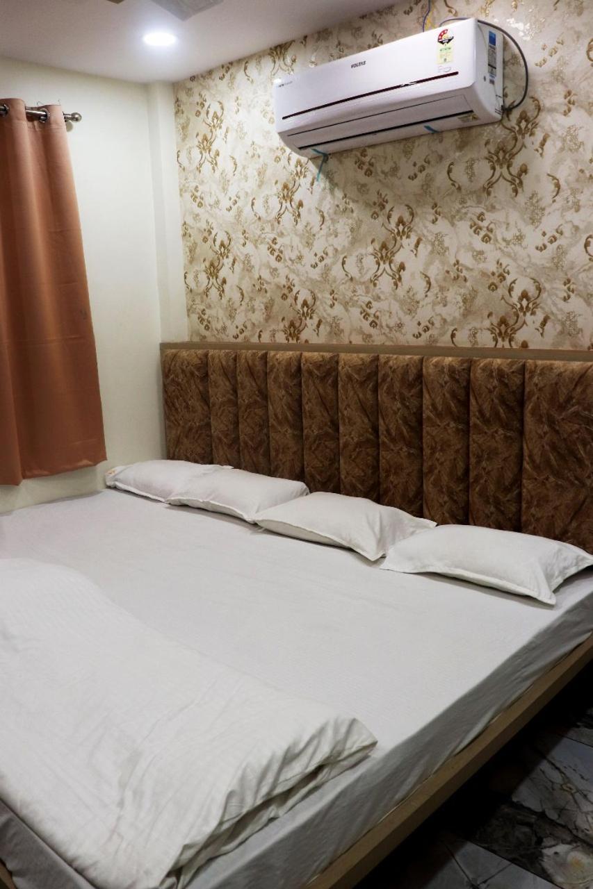Hotel Malay Inn ウッジャイン エクステリア 写真