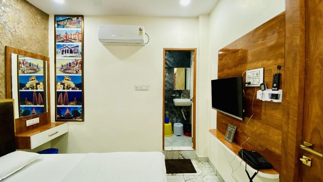 Hotel Malay Inn ウッジャイン エクステリア 写真