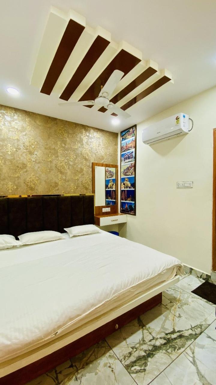 Hotel Malay Inn ウッジャイン エクステリア 写真