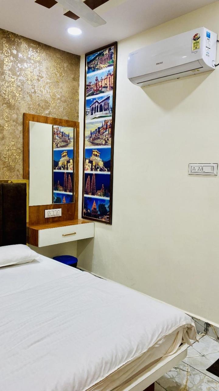 Hotel Malay Inn ウッジャイン エクステリア 写真