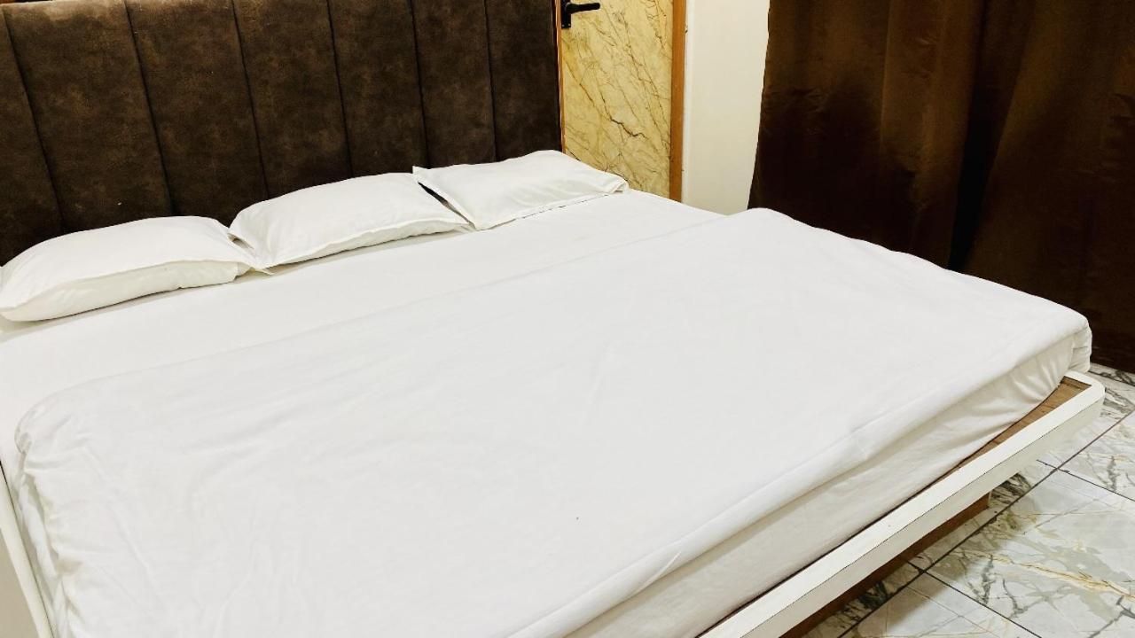 Hotel Malay Inn ウッジャイン エクステリア 写真