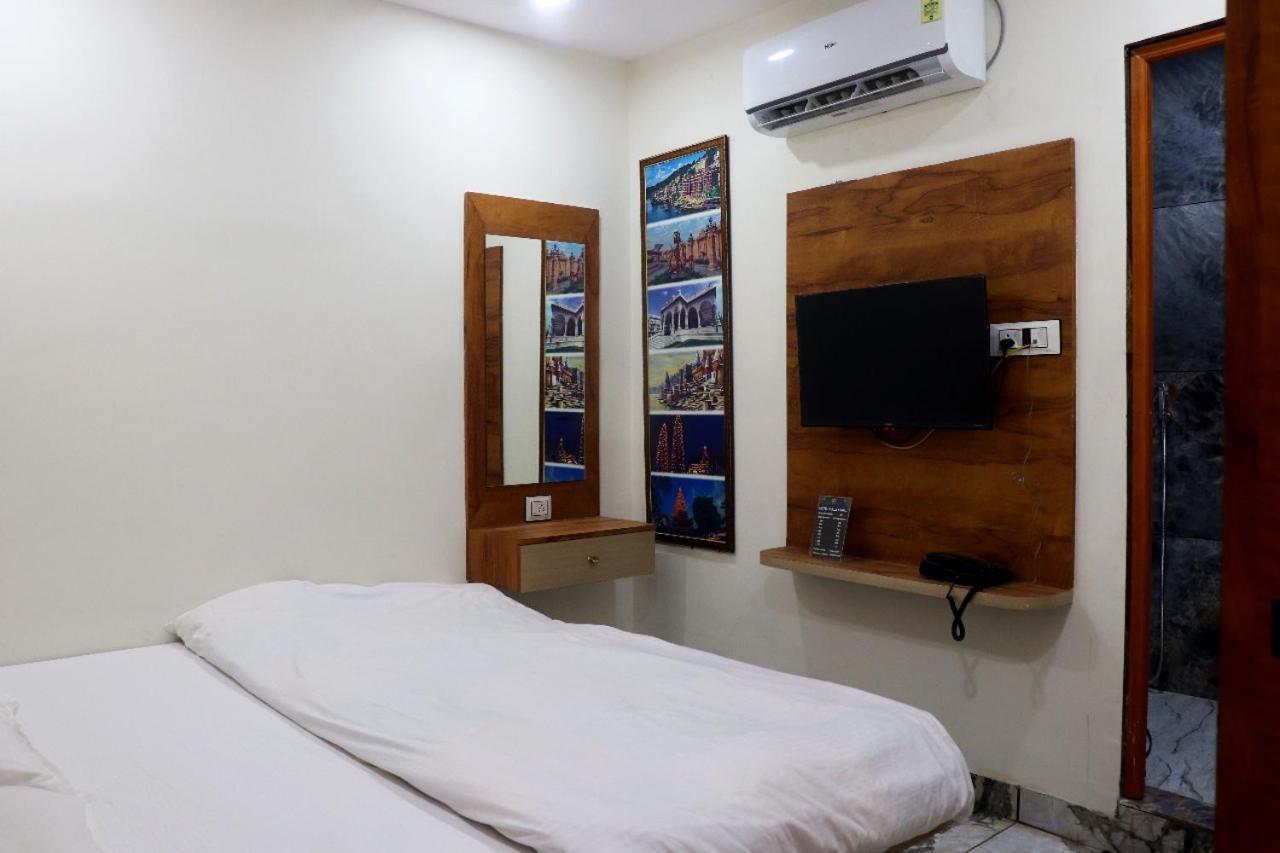 Hotel Malay Inn ウッジャイン エクステリア 写真