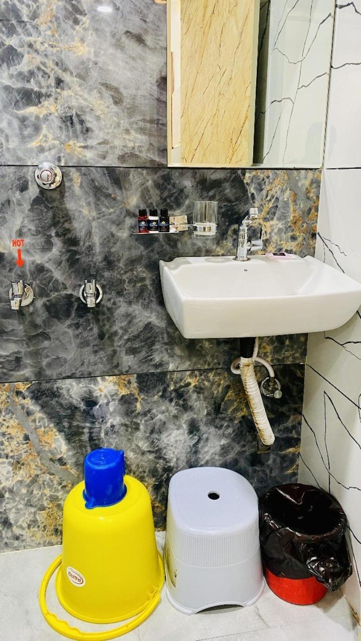 Hotel Malay Inn ウッジャイン エクステリア 写真